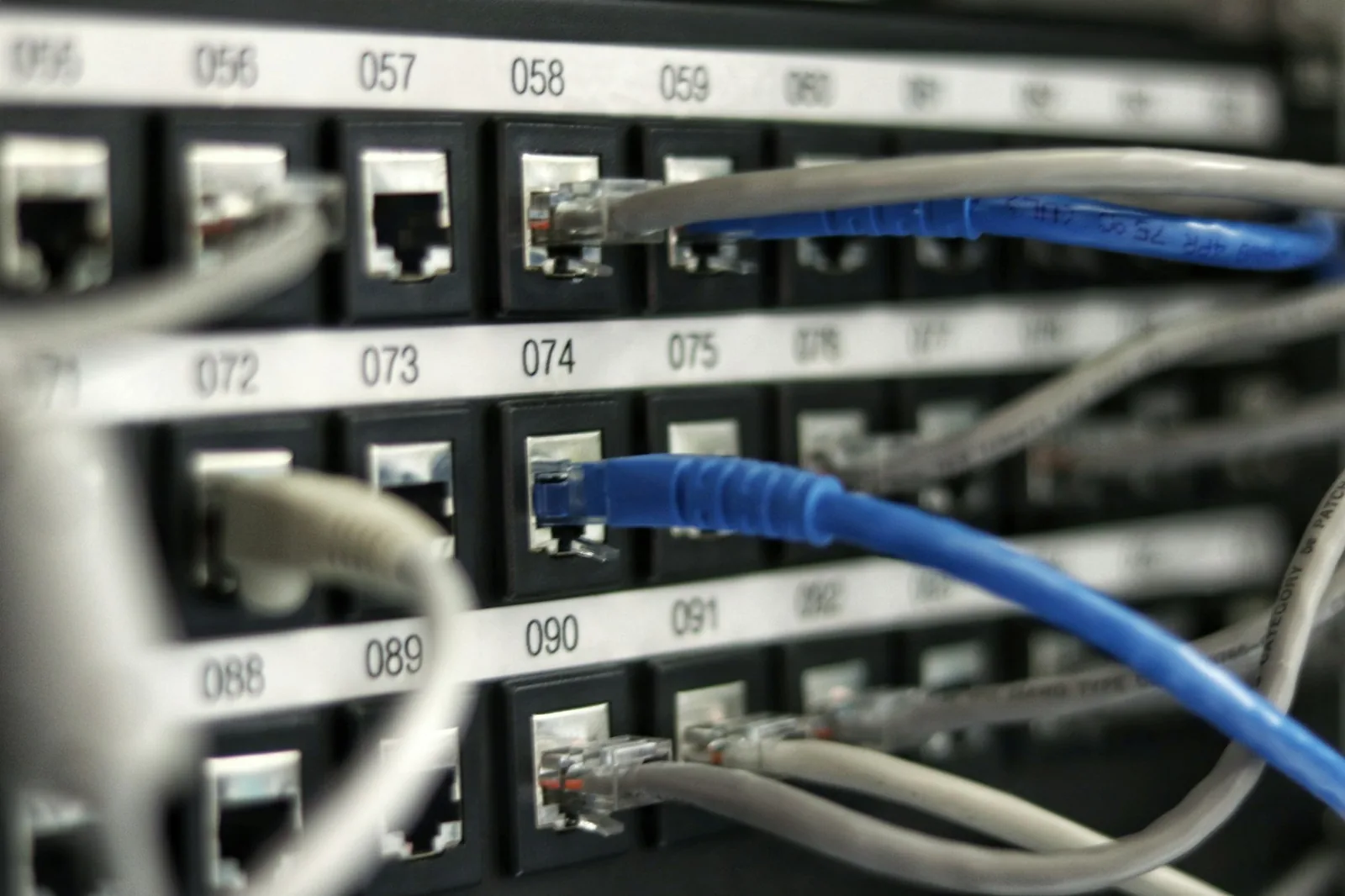 Hosting Web Ticino con Server Svizzeri 1 Hosting web server svizzeri Ticino Lugano