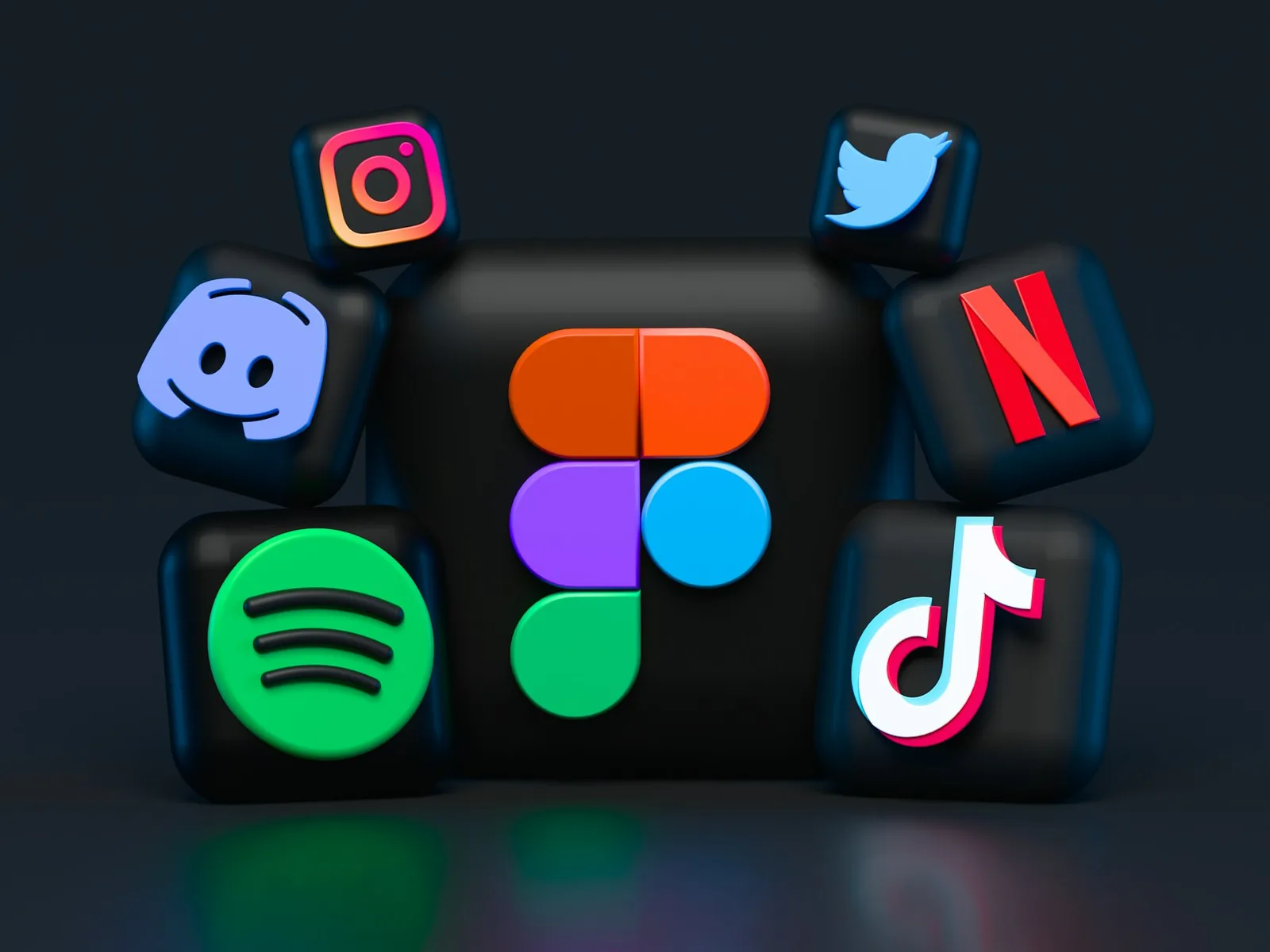 Gestione Social Media Bellinzona 3 Social media marketing su smartphone - digital marketing Ticino